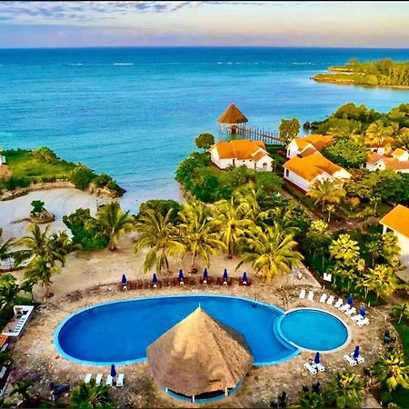 Azao Resort & Spa Pongwe Exteriör bild