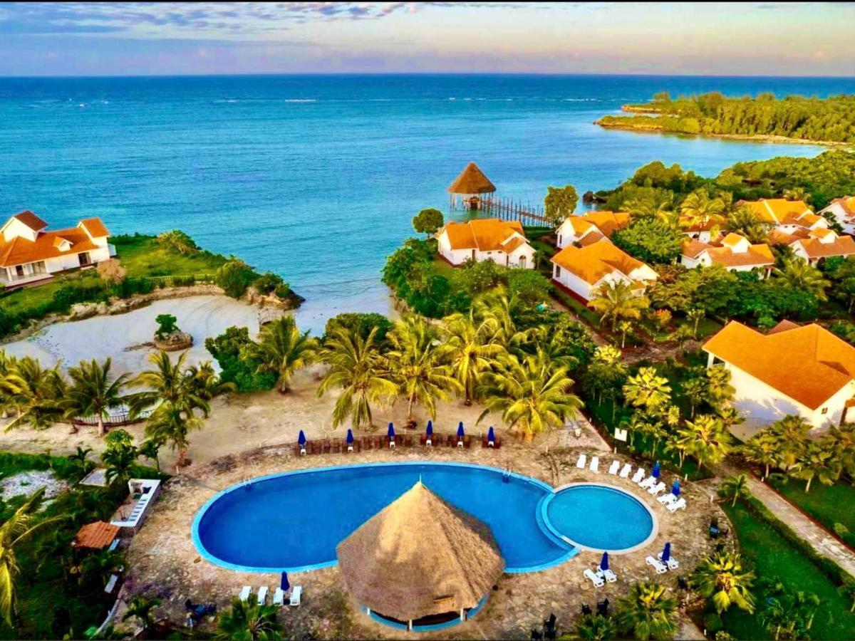 Azao Resort & Spa Pongwe Exteriör bild