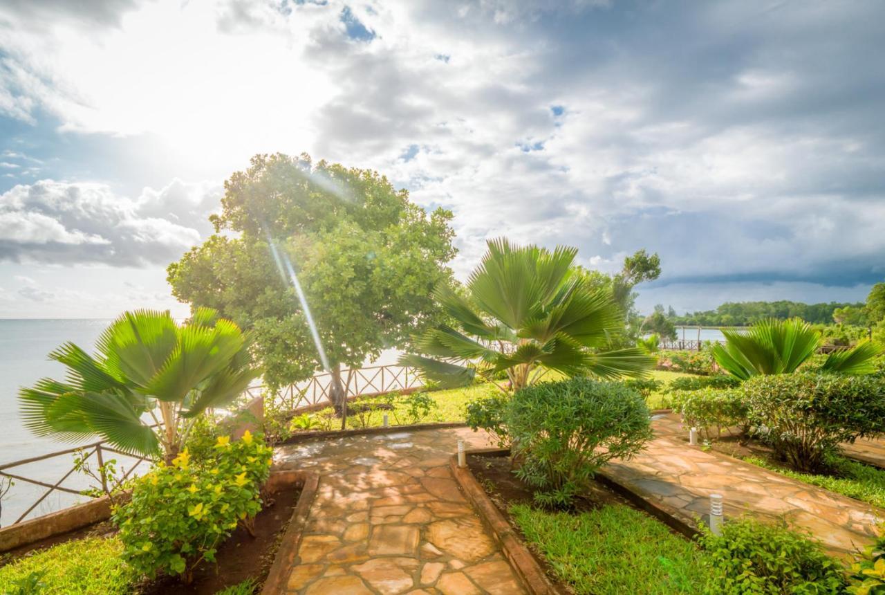 Azao Resort & Spa Pongwe Exteriör bild